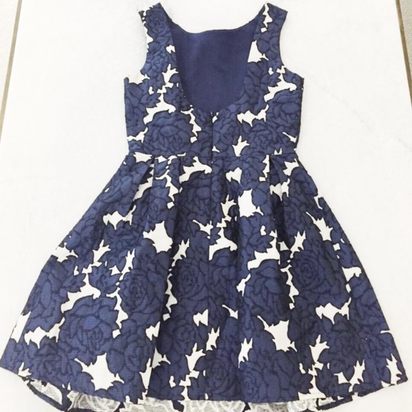 Beautiful Patterned dark blue and white Dress - Picture 8 of 13
